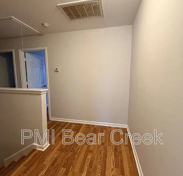 6407 Waldron Dr #B — Photo 12