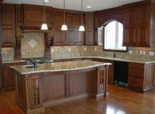 807 Lockett Rd, Saint Louis, MO 63122