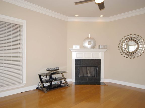 4th image of 10833 Woodland Oaks Dr