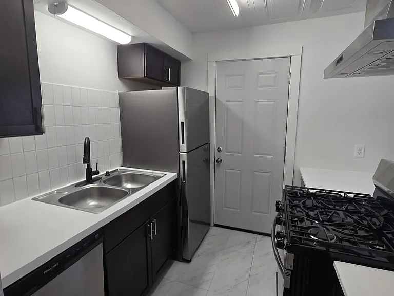 470 Zahn Dr #2 — Photo 5