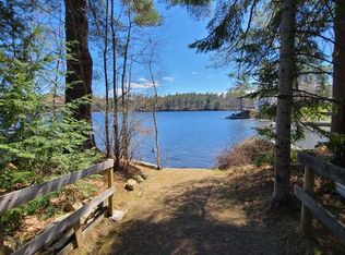 8 Mass Ave, Raymond, ME 04071