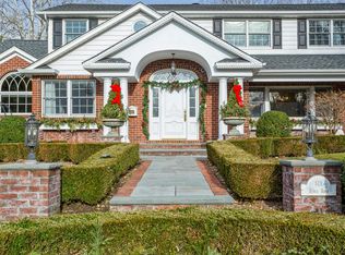 6 Ridge Rd, Searingtown, NY 11507