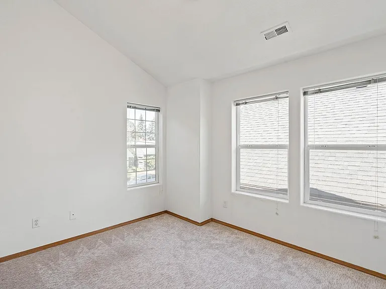 3328 NE 74th Ave — Photo 22