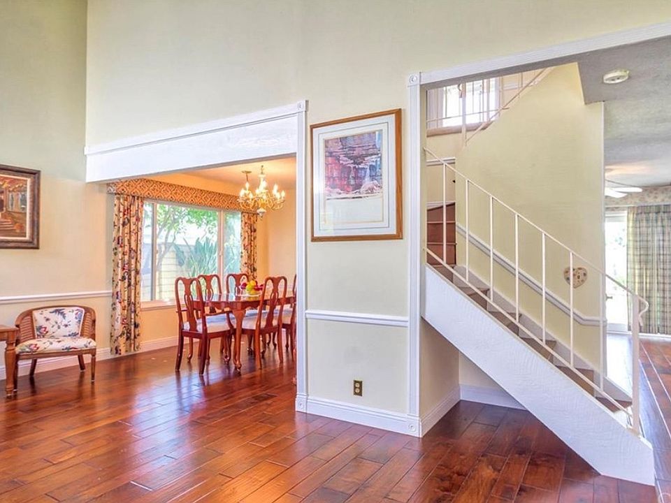 2nd image of 3015 Greenleaf St