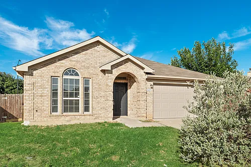7437 Diamond Springs Trl Photo 1