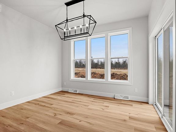 4th image of 330 Rawley COURT