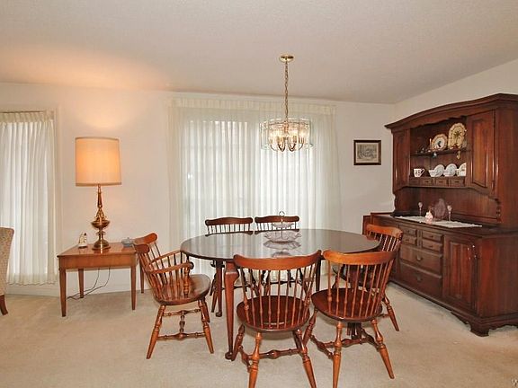 4th image of 49 Wellington Ct