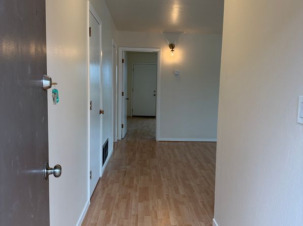 498 Capital St #4