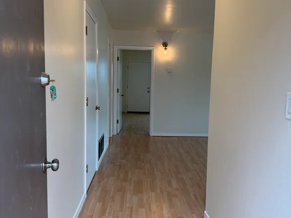 498 Capital St #4, Oakland, CA 94610