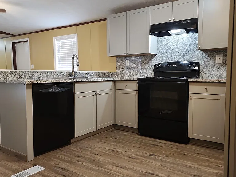 23744 Walker South Rd — Photo 7