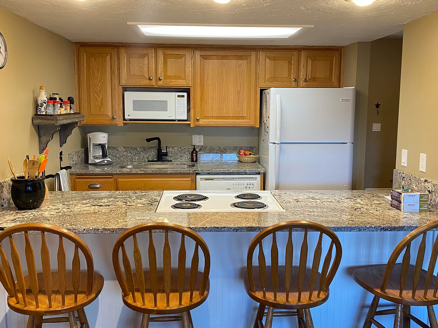 2 bed, 1.5 bath, 2000 sqft, $2,400 — Photo 4