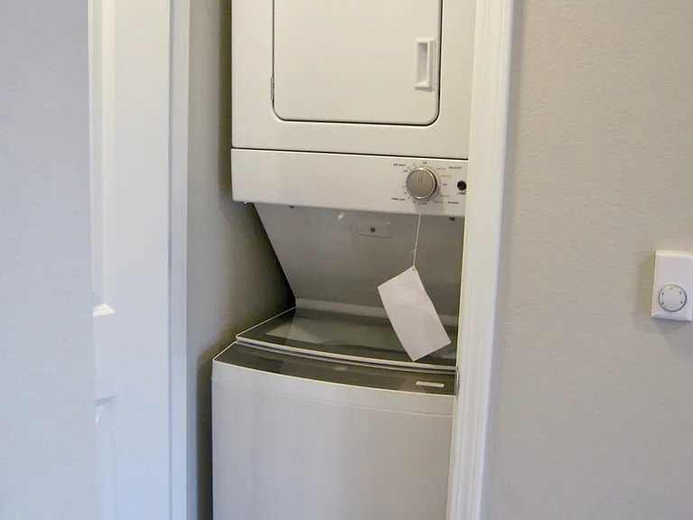 Pleasant View Apartments — Photo 9