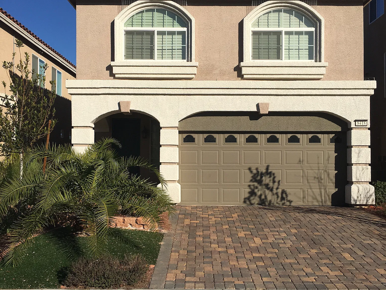 4 bed, 2.5 bath, 2450 sqft, $2,600 — Photo 1