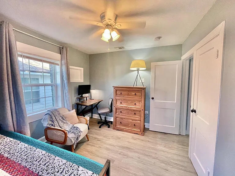 2321 Lyle Ave — Photo 41
