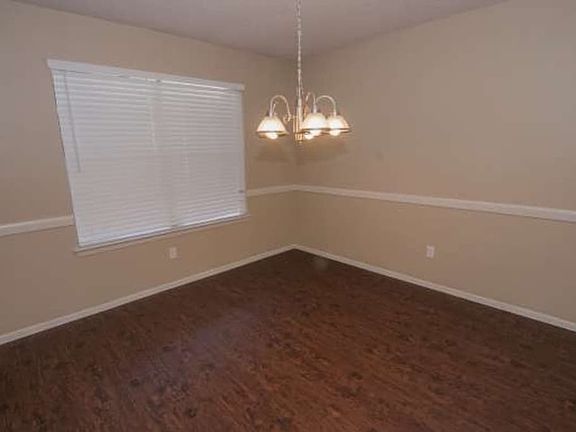 2nd image of 2802 Plymouth Colony Dr