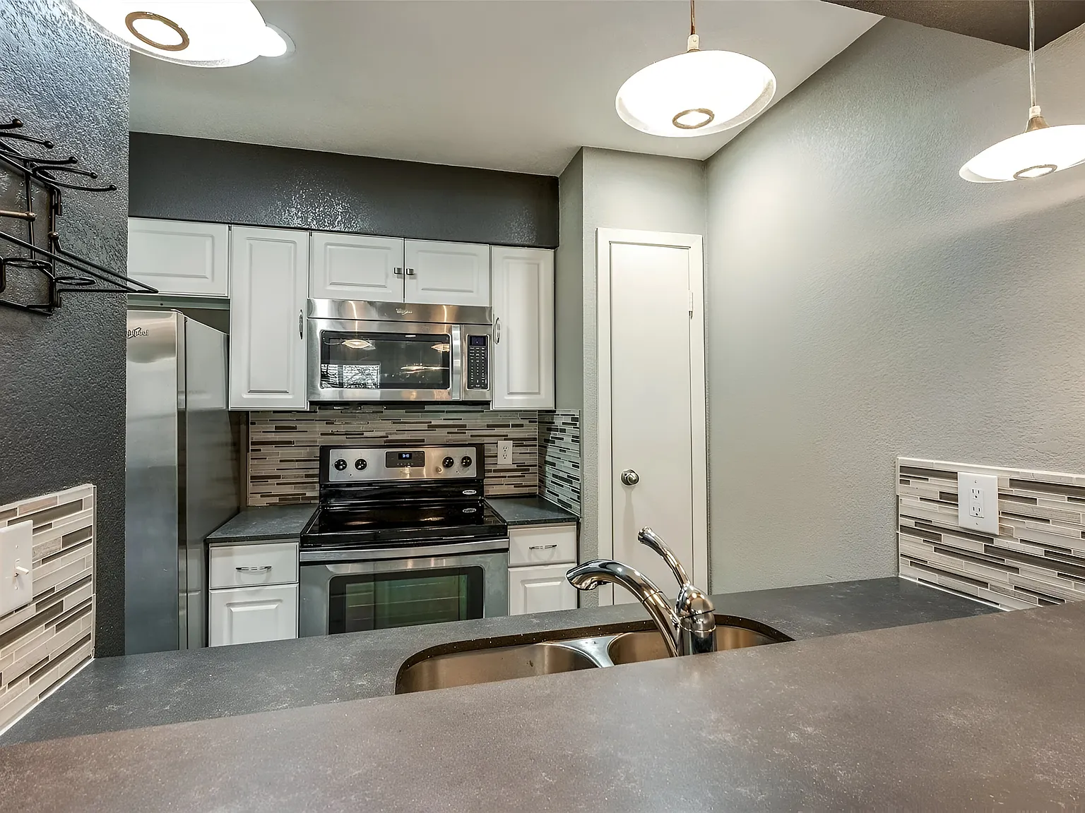 1 bed, 782 sqft, $1,100 — Photo 4