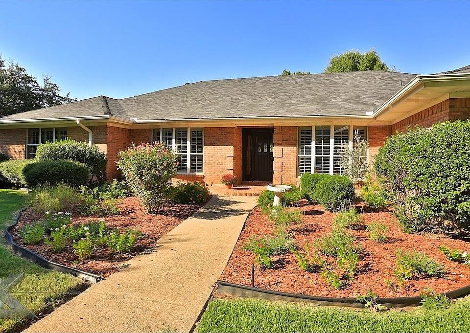 1st image of 1218 Queens Ct