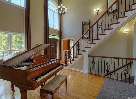 3rd image of 2816 Arrowwood Ln