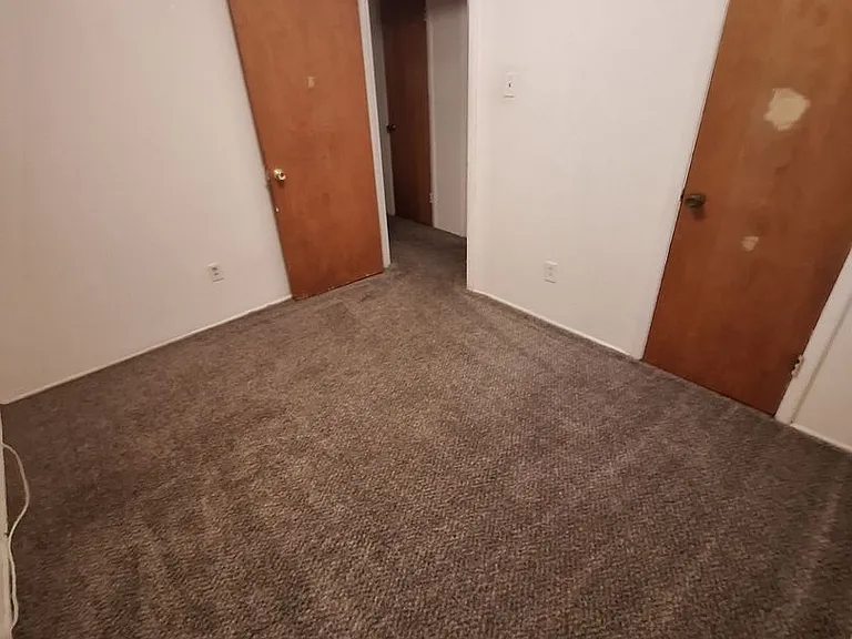 518 N Bowie Dr — Photo 2