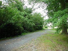 2nd image of 740 S Old Bethlehem Pike