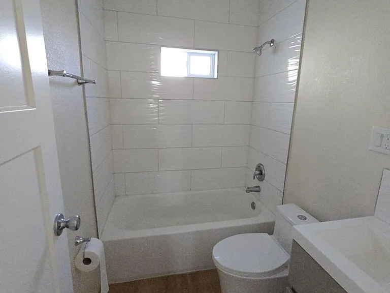 312 Vassar Dr SE — Photo 37