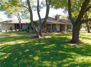 304 Elm Dr, Red Oak, TX 75154