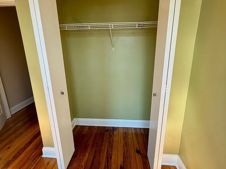 411 E Lorraine Ave — Photo 17
