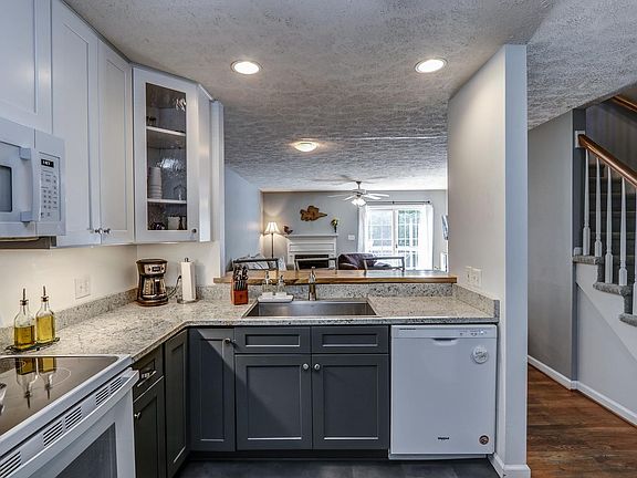 5th image of 103 Barrington Way