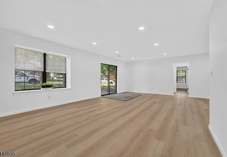 10 Daniel Ct — Photo 5
