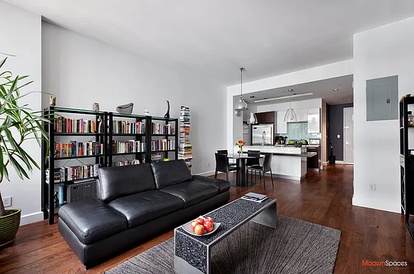 Sold by Modern Spaces | media 36
