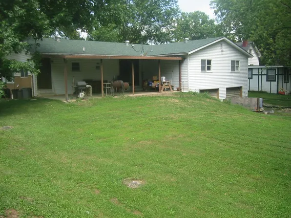1014 N 2nd St, Belleville, IL 62226