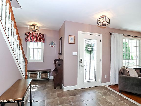 4th image of 457 Ogorman Ave