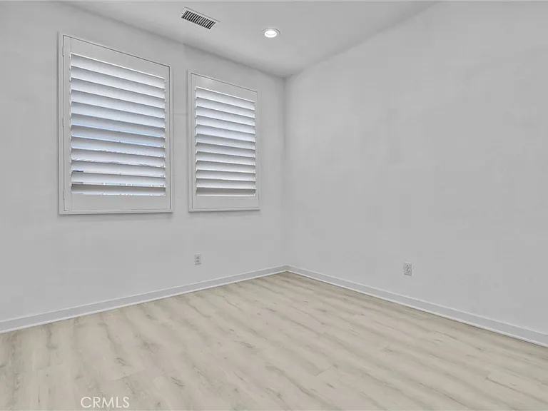85 Savannah — Photo 25