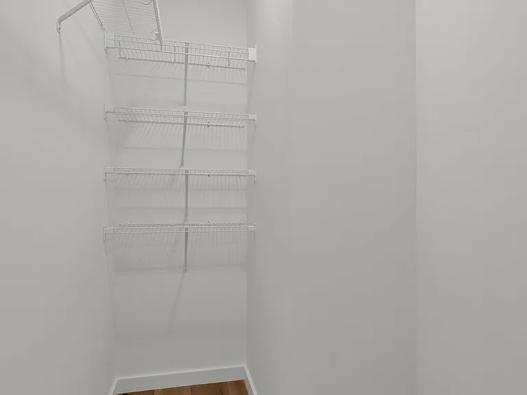 1130 E 14th St #104 — Photo 18
