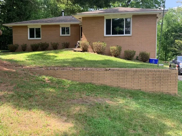 2660 Bowen Rd, Howell, MI 48855