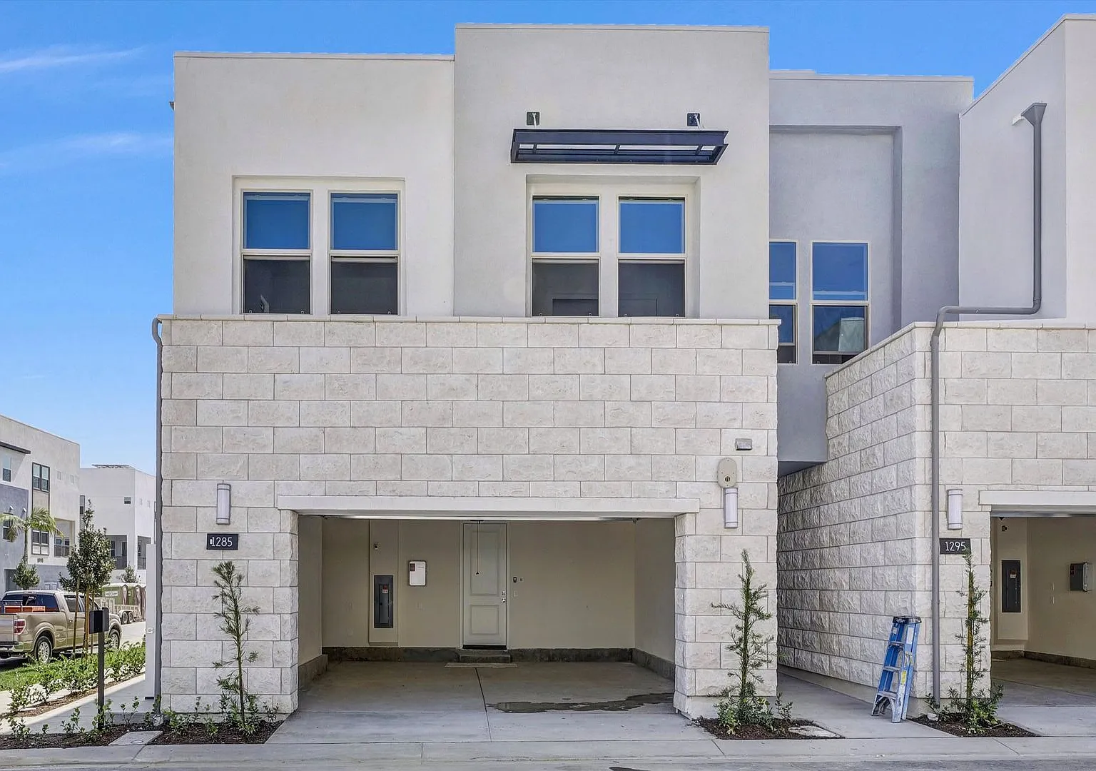 Modern Gated Townhome in Montebello 4BD/4BA, Built 2024 — Photo 2
