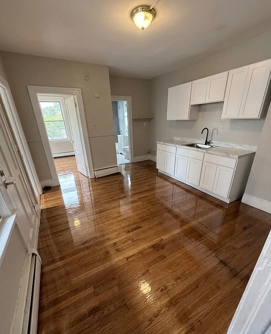1 bed, $1,350 — Photo 3