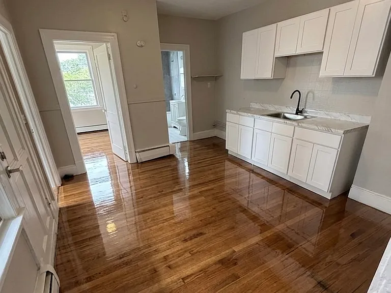 338 Jefferson St #3B — Photo 3