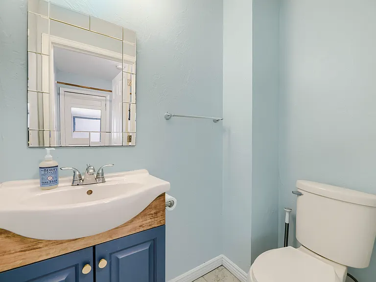 1326 S Clay St — Photo 16