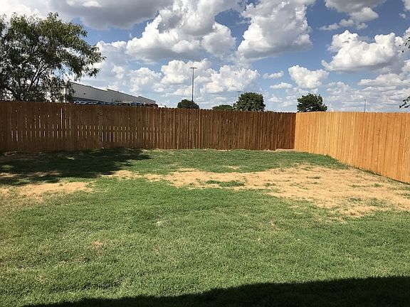 5th image of 213 Hidden Springs Dr