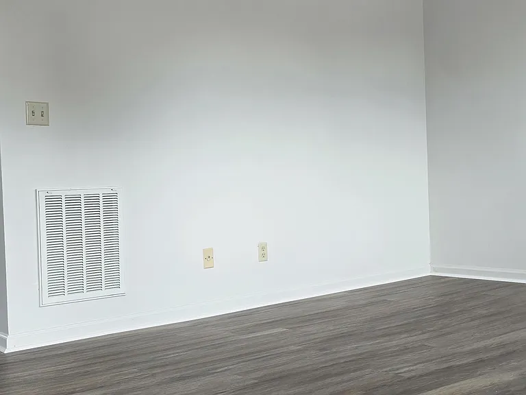 112 Meade St — Photo 3