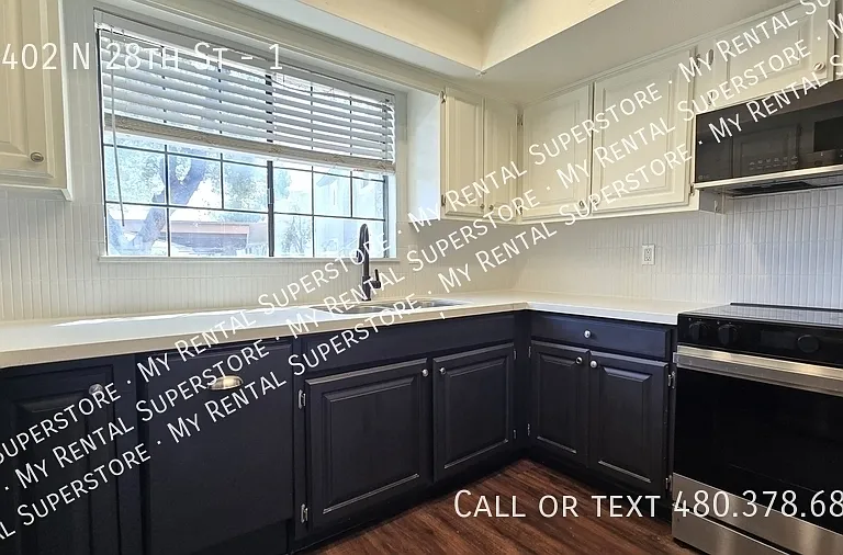 15402 N 28th St #1 — Photo 9