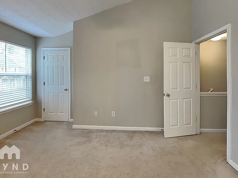 942 Tree Creek Pkwy — Photo 8