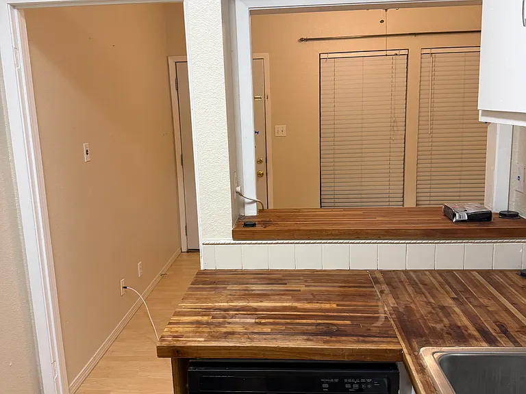3000 Guadalupe St #212 — Photo 3