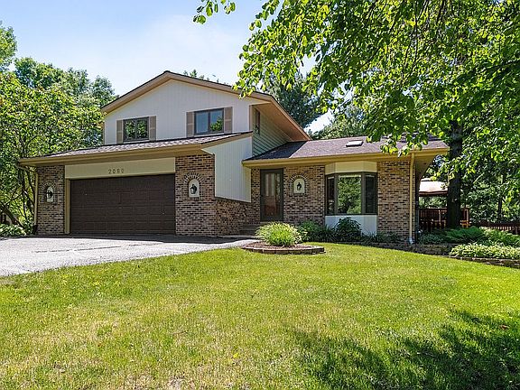 3rd image of 2080 Trillium Cir