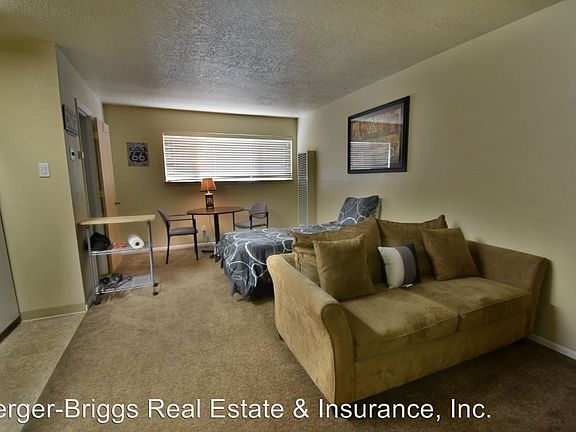 5th image of 1409 Girard Blvd NE APT P