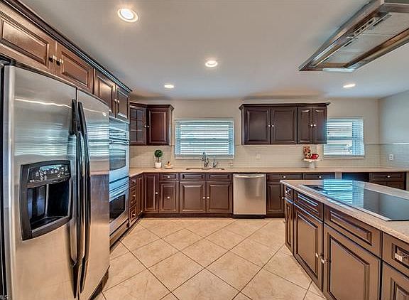4th image of 2210 NE 3rd Ter