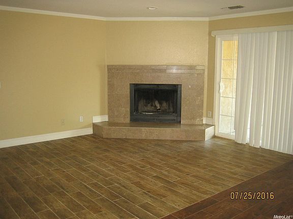 3rd image of 1542 Rosemary Ct