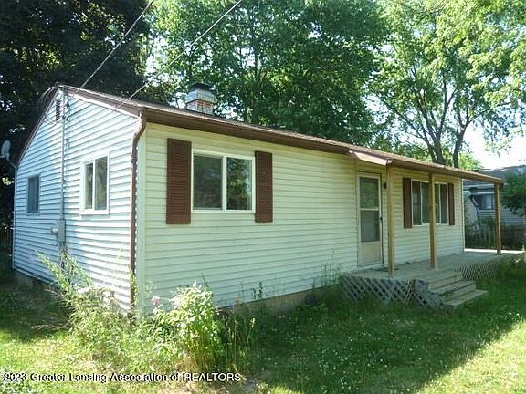 2nd image of 104 S Nelson St