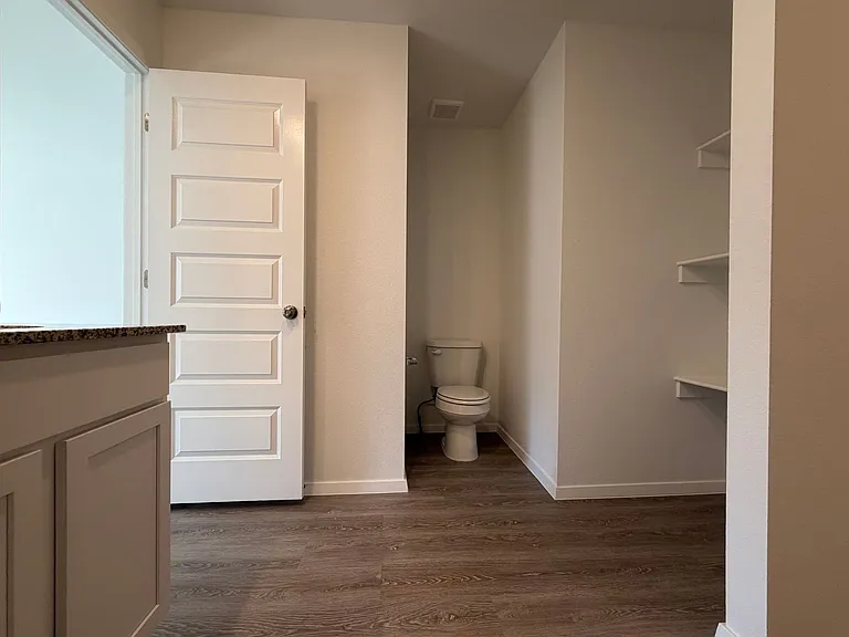 2720 Major St — Photo 8